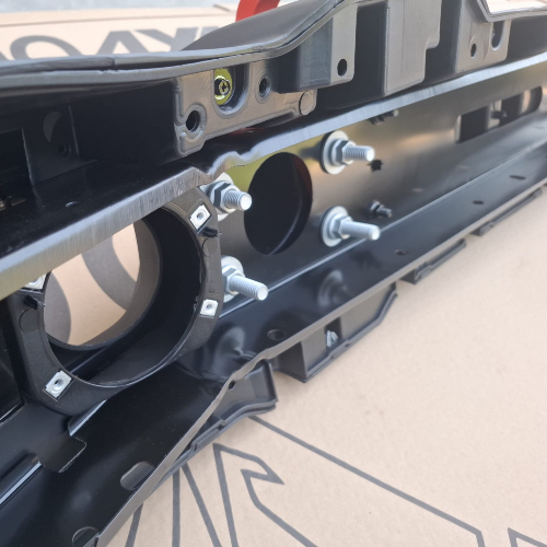Paraurti anteriore in plastica modello 10° anniversario con angoli bassi per Jeep Wrangler JK dal 2006 al 2017 - immagine 9