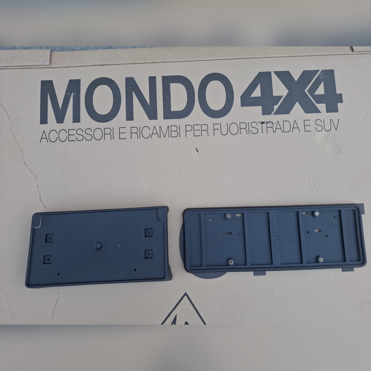 Paraurti anteriore in plastica modello 10° anniversario con angoli bassi per Jeep Wrangler JK dal 2006 al 2017 - immagine 11